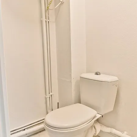 Apartment Charming Little Studio In - Ii