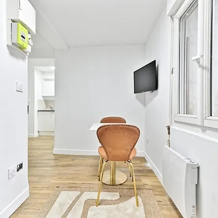 Charming Little Studio In - Ii Asnières